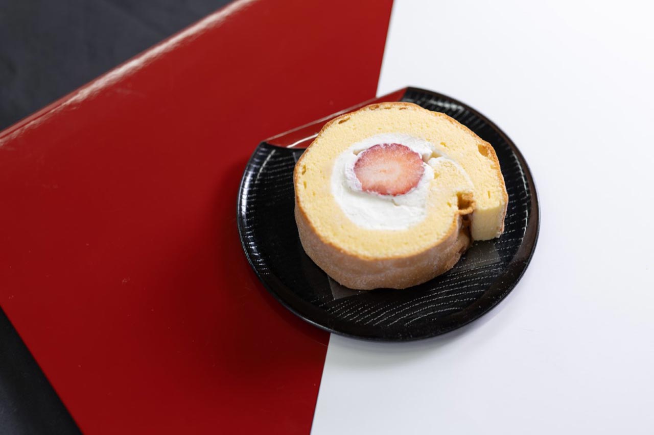 おじいさんの苺ロールケーキ