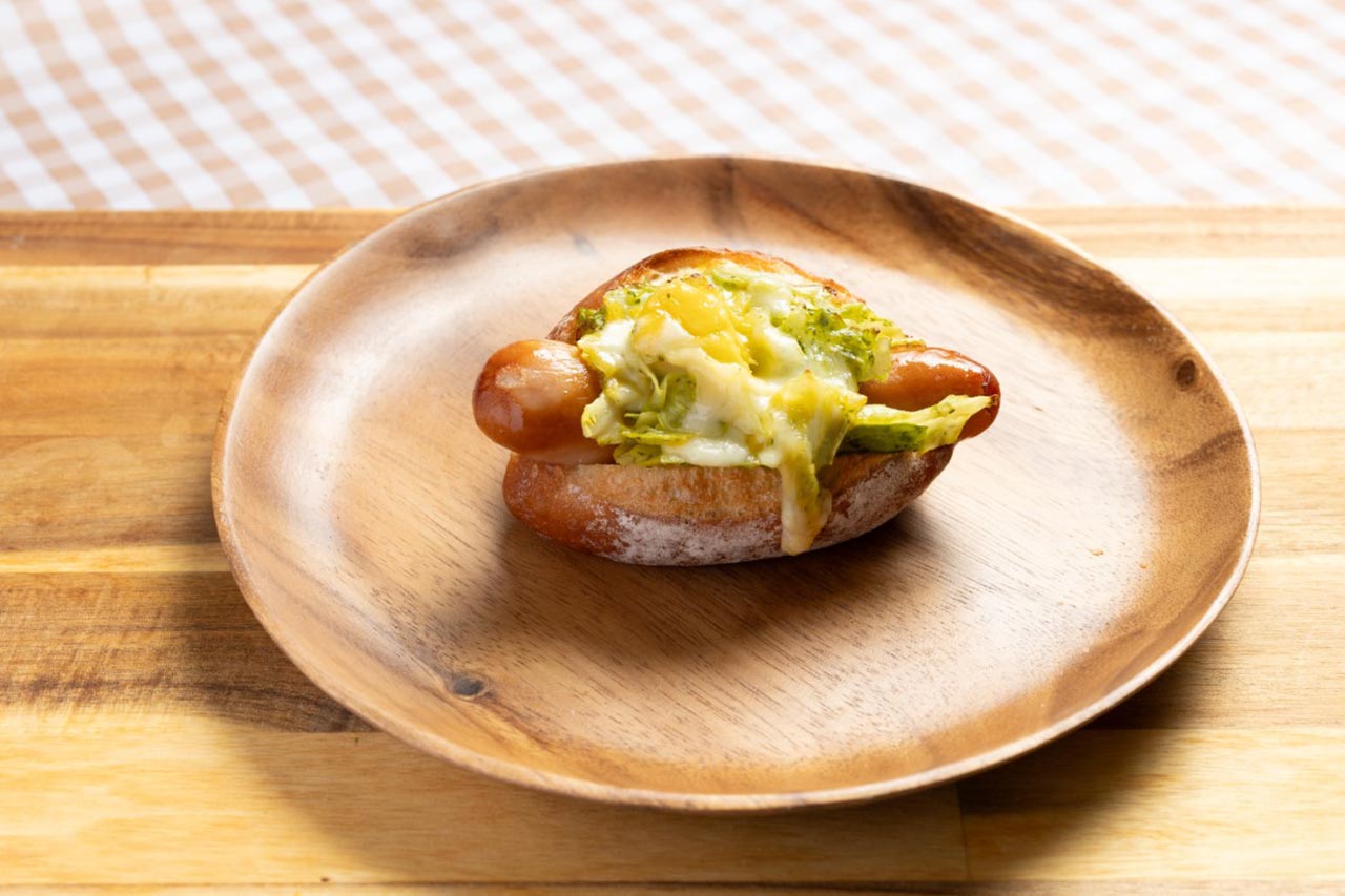 新キャベツとジューシーソーセージ　バジル風味