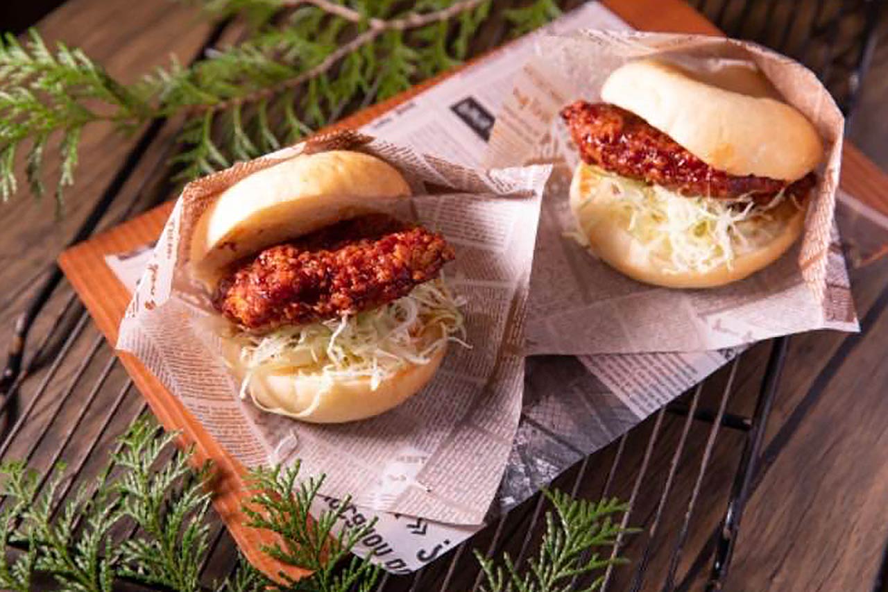 はみ出しチキン(ヤンニョムチキン)
